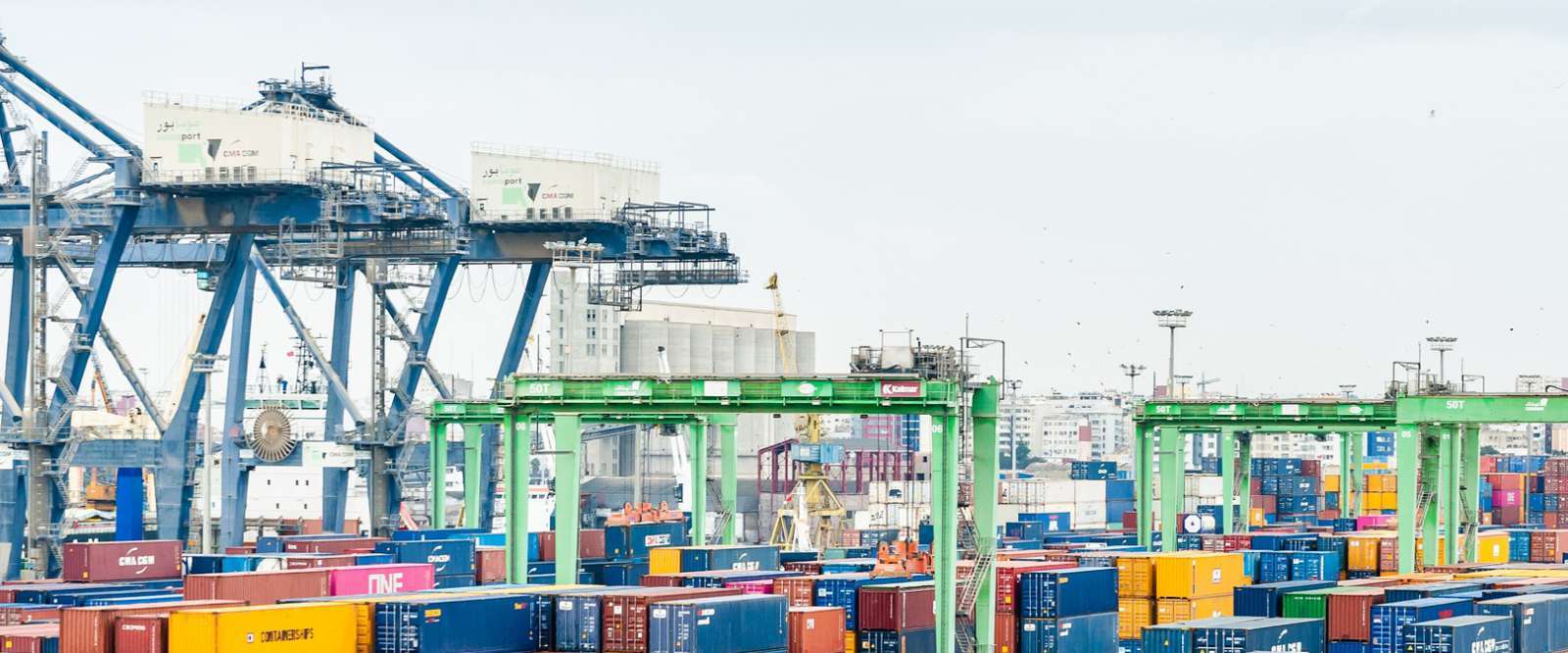 Export weltweit - Containerhafen Hamburg